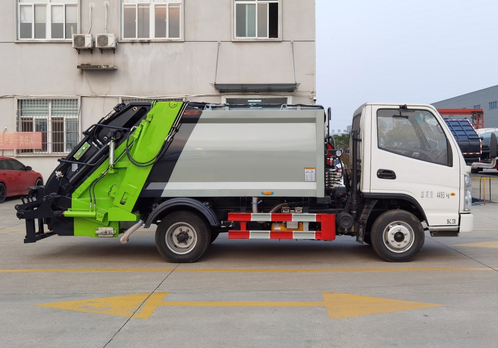 凱馬藍胖5.5方壓縮垃圾車 凱馬藍胖5.5方壓縮垃圾車