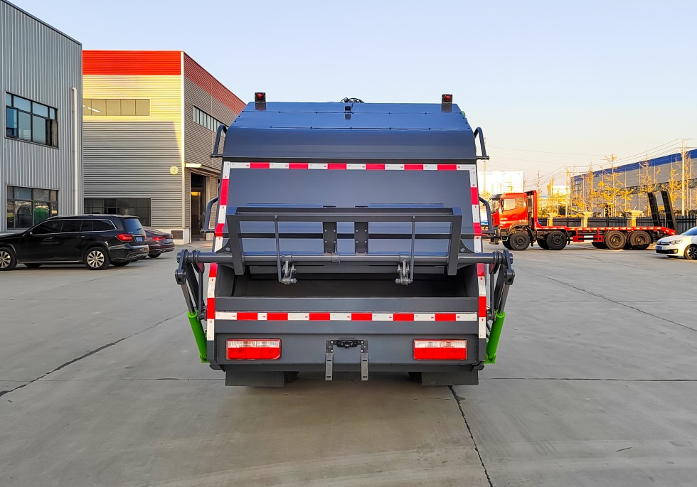 東風(fēng)混電9方壓縮垃圾車 東風(fēng)混電9方壓縮垃圾車