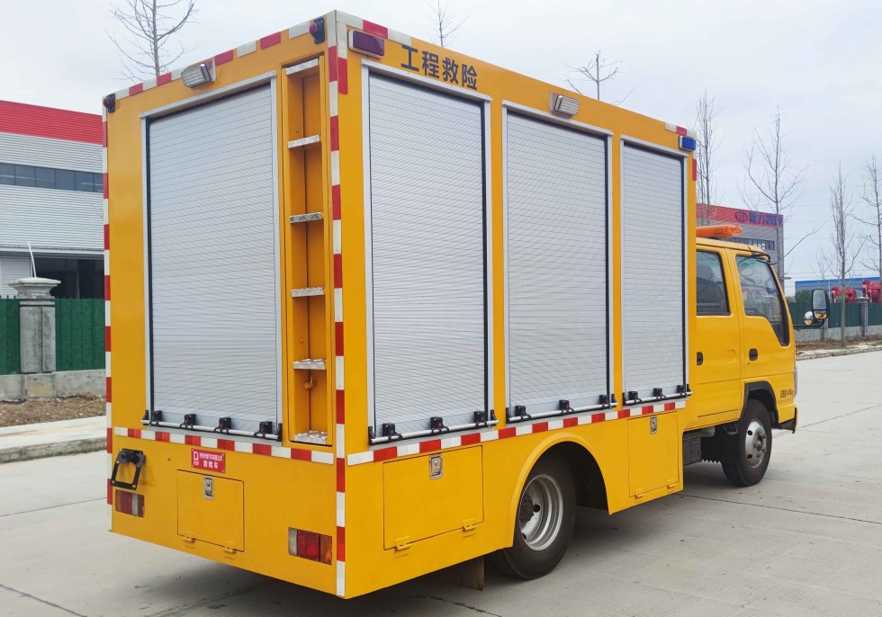 齊東方牌五十鈴雙排救險車-1000方排水量 齊東方牌五十鈴雙排救險車-1000方排水量