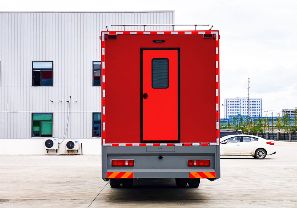 齊東方牌重汽汕德卡型餐車-可供300-500人餐飲 齊東方牌重汽汕德卡型餐車-可供300-500人餐飲